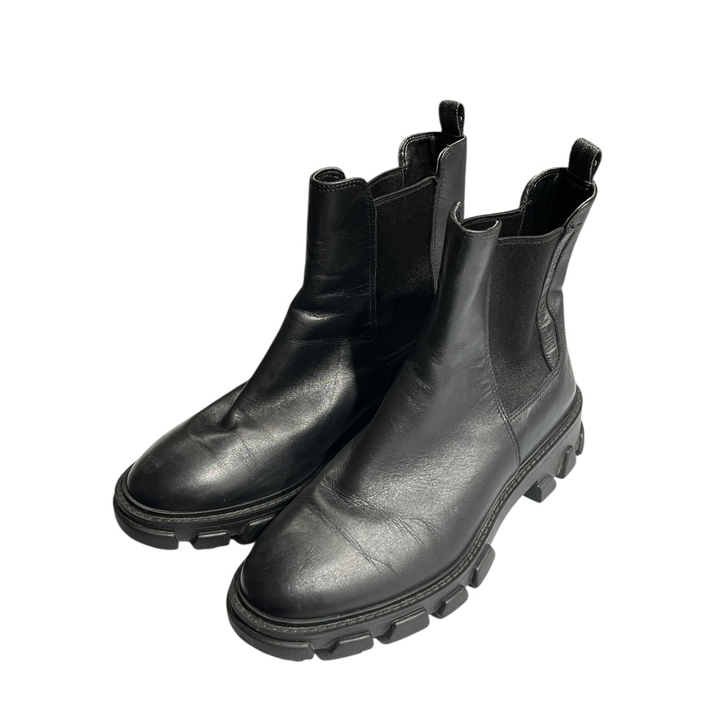 Michael Kors Ridley Lug Sole Chelsea Bootie - black leather Size 7M‎
